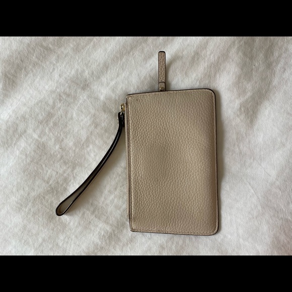 Kate Spade wristlet - Picture 2 of 5